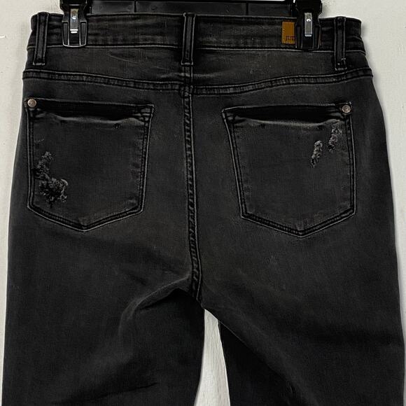 Judy Blue Catalina Vintage Black Denim Distressed Capri Jeans Size 28 - Picture 10 of 10